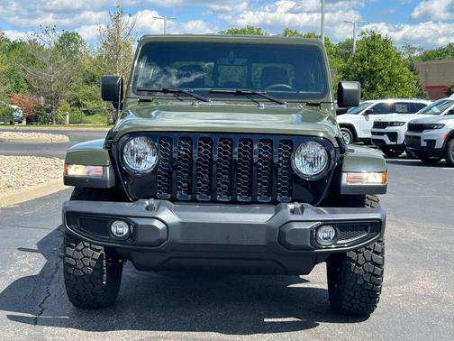 Sarge Green Clearcoat 2023 Jeep Gladiator Willys 4x4