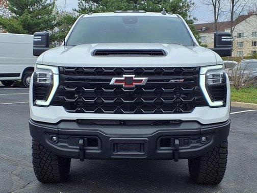 2024 Chevrolet Silverado 2500 4WD Crew Cab Standard Bed ZR2