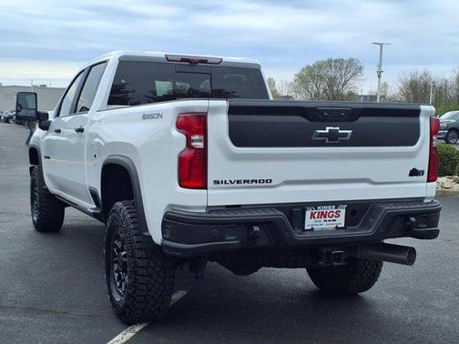 2024 Chevrolet Silverado 2500 4WD Crew Cab Standard Bed ZR2