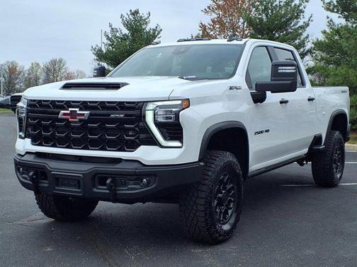 2024 Chevrolet Silverado 2500 4WD Crew Cab Standard Bed ZR2