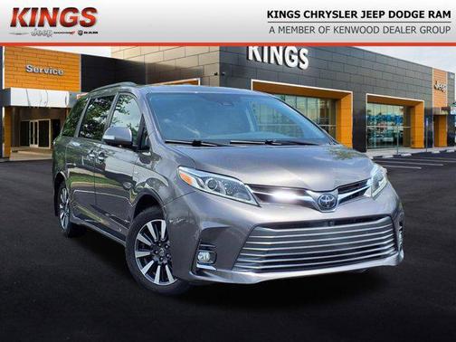 2020 Toyota Sienna XLE
