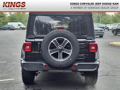 2023 Jeep Wrangler 4-Door Sahara 4x4