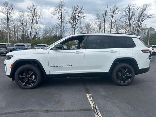 Bright White Clearcoat 2026 Jeep Grand Cherokee L Limited