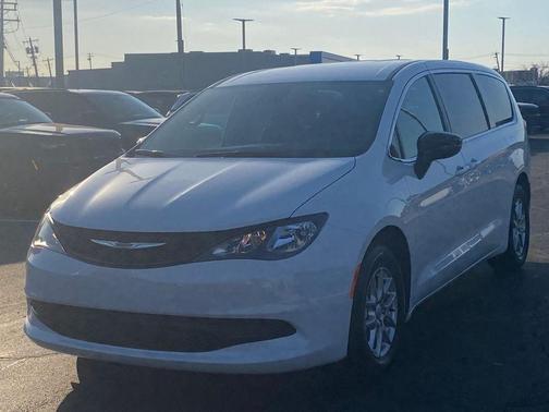 2026 Chrysler Voyager LX