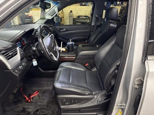 Quicksilver Metallic 2019 GMC Yukon SLE