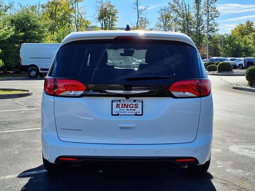 2026 Chrysler Voyager LX
