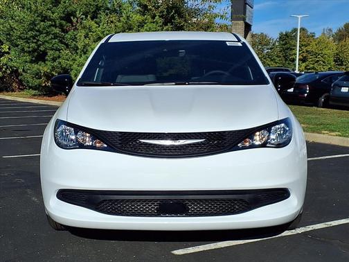 2026 Chrysler Voyager LX