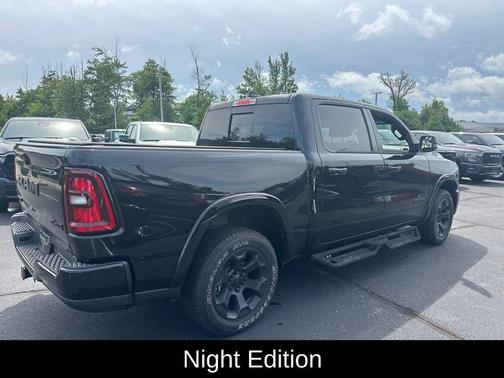 Diamond Black Crystal Pearlcoat 2025 RAM 1500 Big Horn/Lone Star