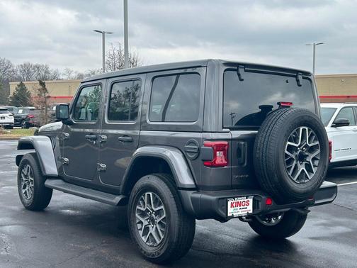 2026 Jeep Wrangler 4-Door Sahara 4x4