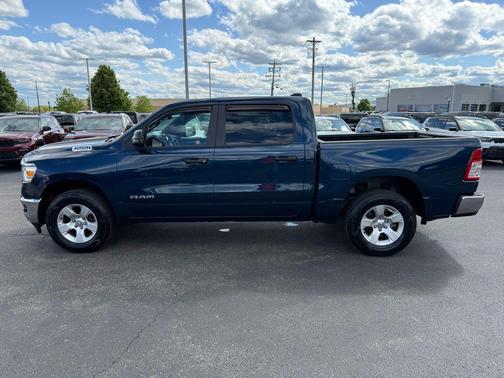 Patriot Blue Pearlcoat 2023 RAM 1500 Big Horn/Lone Star
