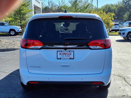 2026 Chrysler Voyager LX