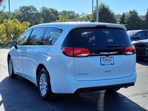 2026 Chrysler Voyager LX