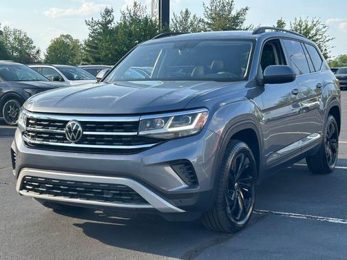 Platinum Gray Metallic 2021 Volkswagen Atlas 3.6L SE w/Technology