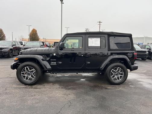 2024 Jeep Wrangler 4-Door Sahara 4x4