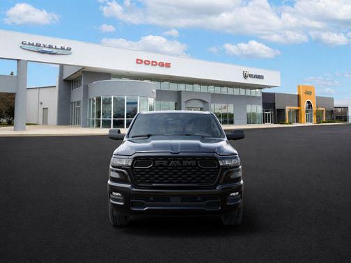 Diamond Black Crystal Pearlcoat 2026 RAM 1500 Express