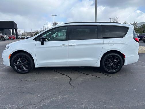 2026 Chrysler Pacifica Limited