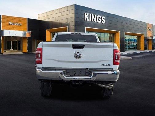 2024 RAM 3500 Tradesman Crew Cab 4x4 8' Box