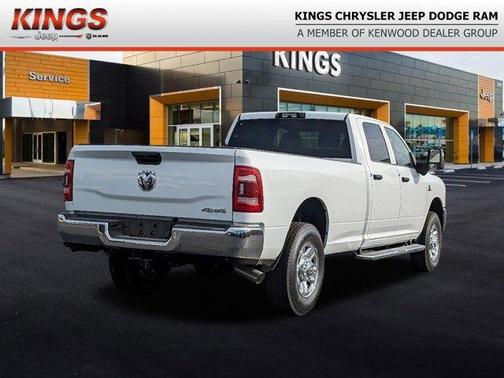 2024 RAM 3500 Tradesman Crew Cab 4x4 8' Box