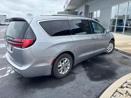 Billet Silver Metallic Clearcoat 2021 Chrysler Pacifica Touring L