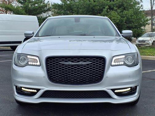 2023 Chrysler 300 Touring