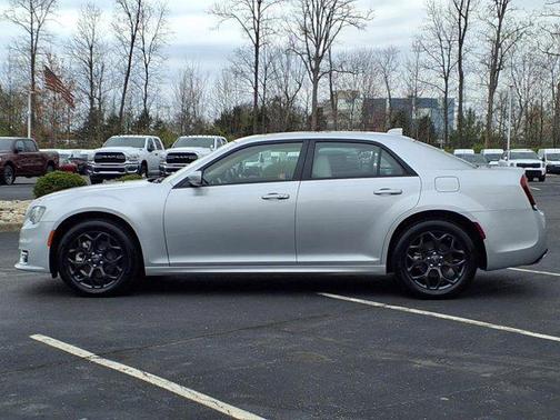 2023 Chrysler 300 Touring