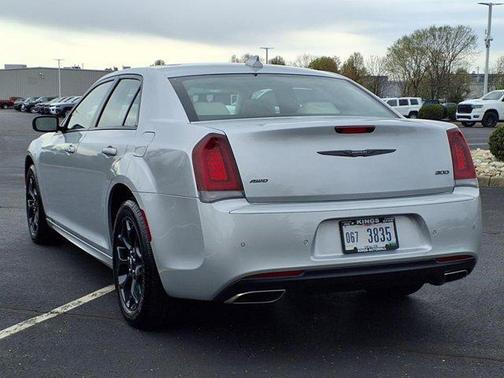2023 Chrysler 300 Touring