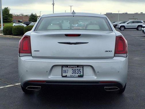 2023 Chrysler 300 Touring
