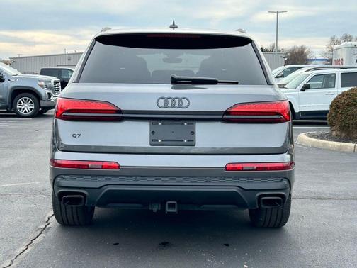 2025 Audi Q7 45 Premium Plus