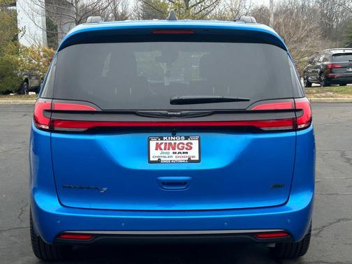 2026 Chrysler Pacifica L