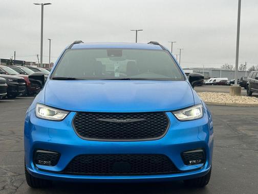 2026 Chrysler Pacifica L