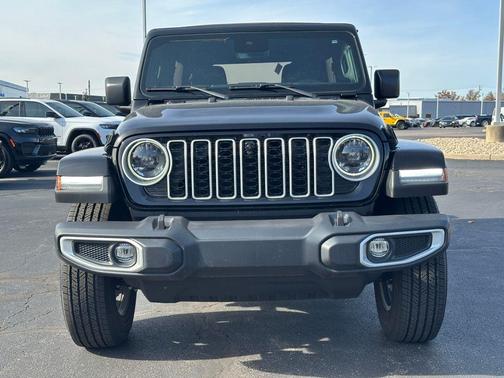 2024 Jeep Wrangler 4-Door Sahara 4x4