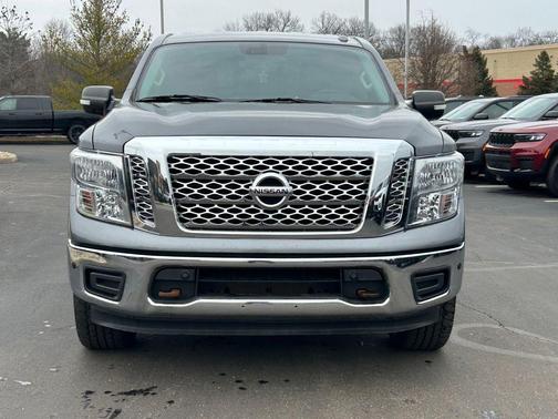 2018 Nissan Titan SV