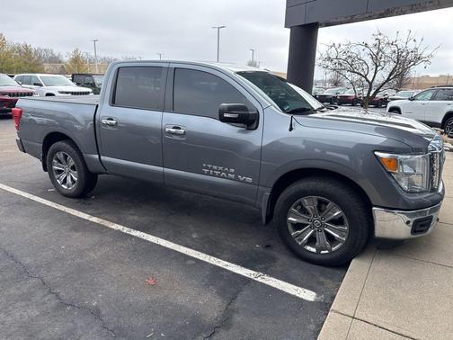 2018 Nissan Titan SV