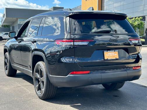 Diamond Black Crystal Pearlcoat 2025 Jeep Grand Cherokee L Limited