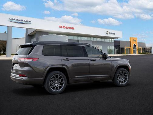 baltic gray metallic clearcoat 2026 Jeep Grand Cherokee L Summit