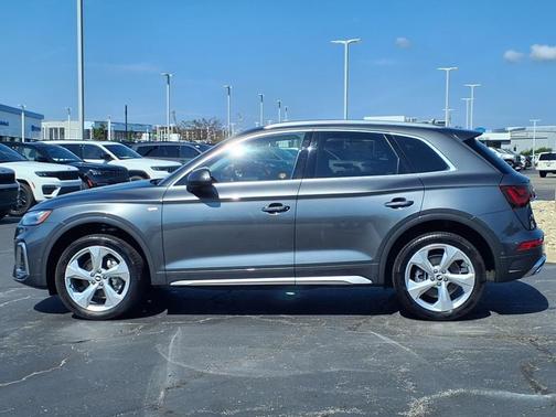2022 Audi Q5 45 S line Prestige