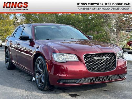 2023 Chrysler 300 Touring
