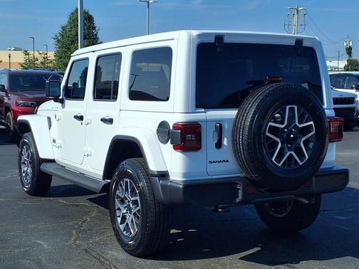 2025 Jeep Wrangler 4-Door Sahara 4x4