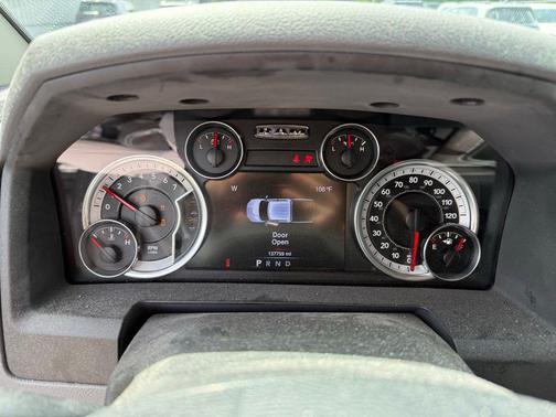 Granite Crystal Metallic Clearcoat 2016 RAM 1500 Big Horn