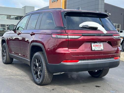 2026 Jeep Grand Cherokee Altitude