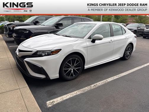 Ice Cap 2024 Toyota Camry SE