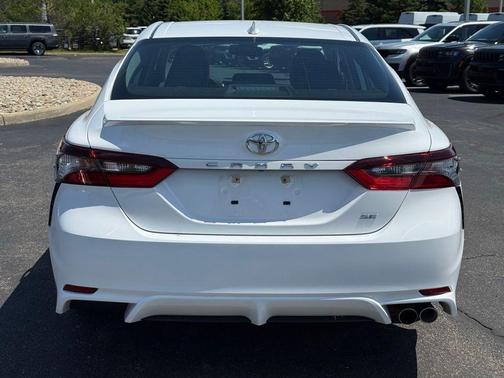 Ice Cap 2024 Toyota Camry SE