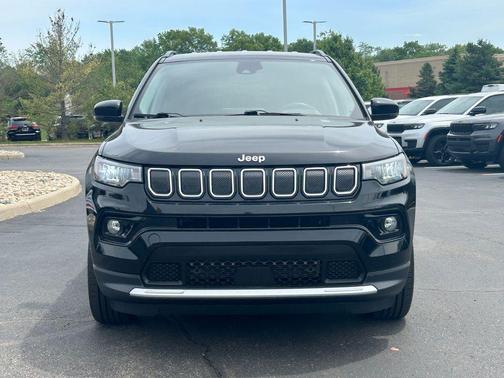 Diamond Black Crystal Pearlcoat 2022 Jeep Compass Limited