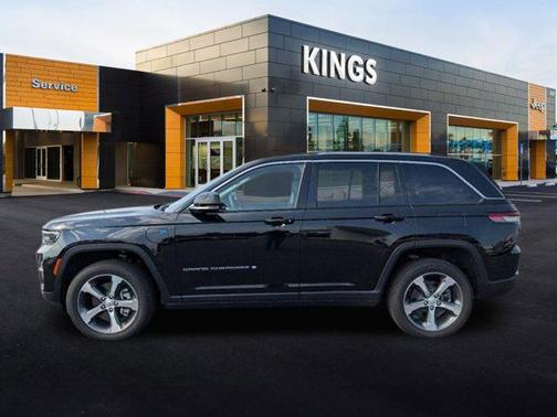 Diamond Black Crystal Pearlcoat 2023 Jeep Grand Cherokee 4xe