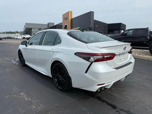 Wind Chill Pearl 2021 Toyota Camry XSE