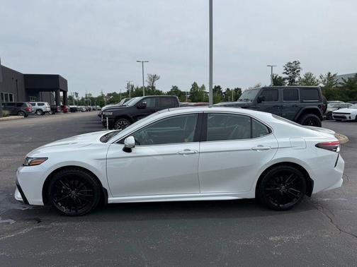 Wind Chill Pearl 2021 Toyota Camry XSE