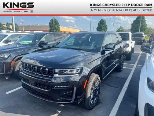 Diamond Black Crystal Pearlcoat 2026 Jeep Grand Cherokee L Summit