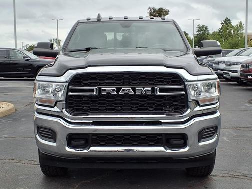 2022 RAM 2500 Tradesman Crew Cab 4x4 6'4' Box
