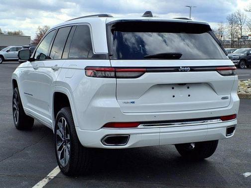 2022 Jeep Grand Cherokee 4xe Overland