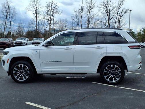 2022 Jeep Grand Cherokee 4xe Overland